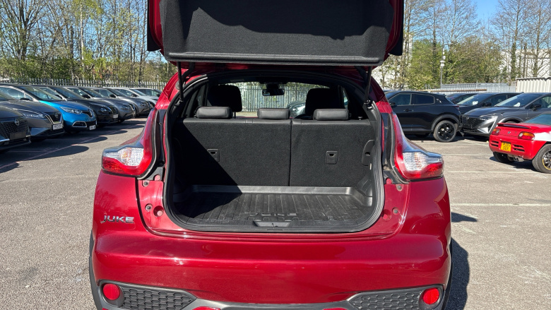 Nissan Juke 1.2 DiG-T Tekna 5dr Petrol Hatchback